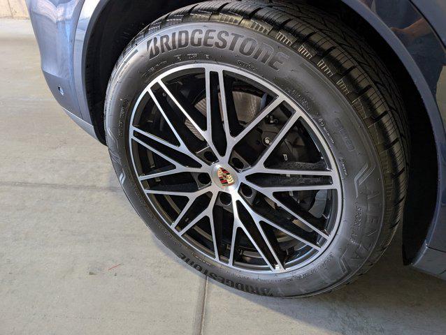 new 2025 Porsche Cayenne car