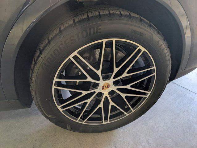 new 2025 Porsche Cayenne car