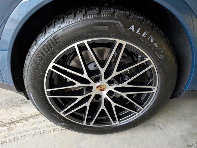 new 2025 Porsche Cayenne car, priced at $113,845