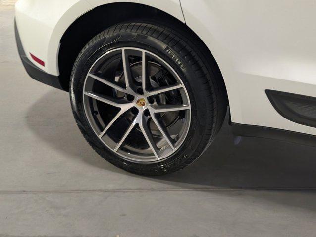 new 2025 Porsche Macan car