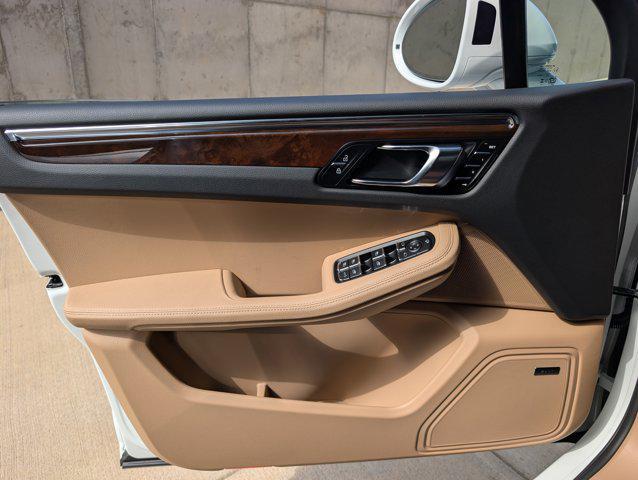 new 2025 Porsche Macan car