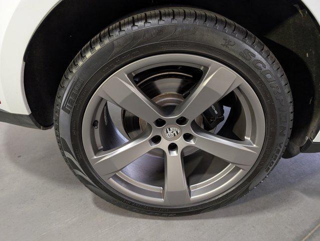 used 2023 Porsche Macan car