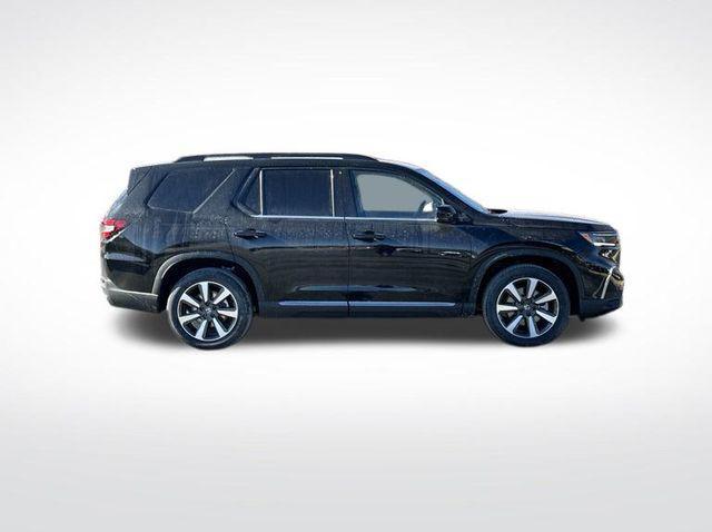 new 2025 Honda Pilot car, priced at $49,900