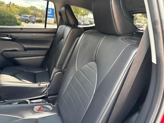 used 2021 Toyota Highlander car, priced at $32,366