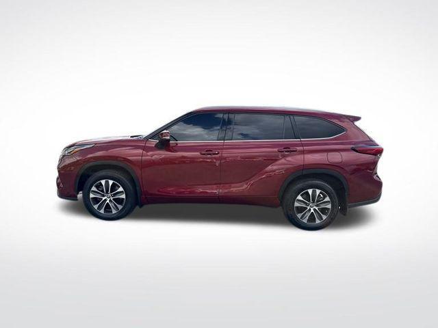 used 2021 Toyota Highlander car, priced at $32,366