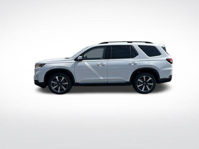 new 2025 Honda Pilot car, priced at $50,704