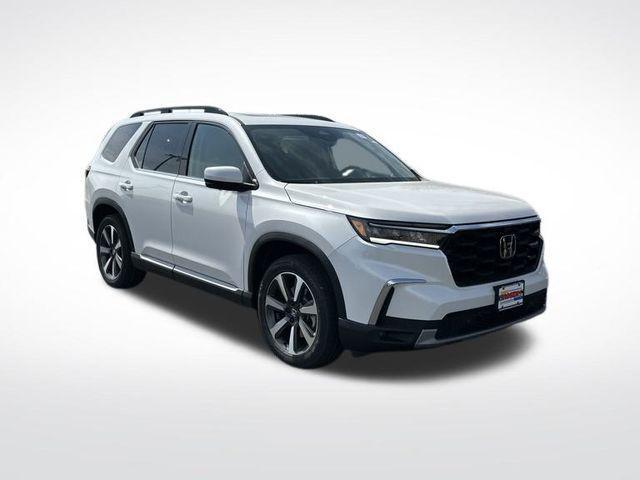 new 2025 Honda Pilot car, priced at $50,704
