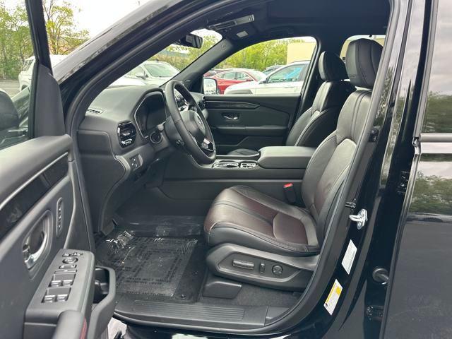 new 2025 Honda Pilot car, priced at $52,500