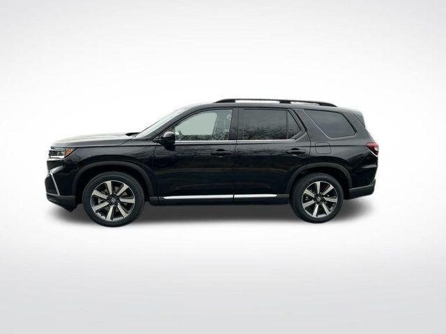 new 2025 Honda Pilot car, priced at $48,995