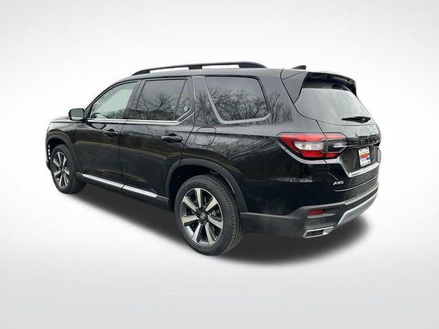 new 2025 Honda Pilot car, priced at $48,995