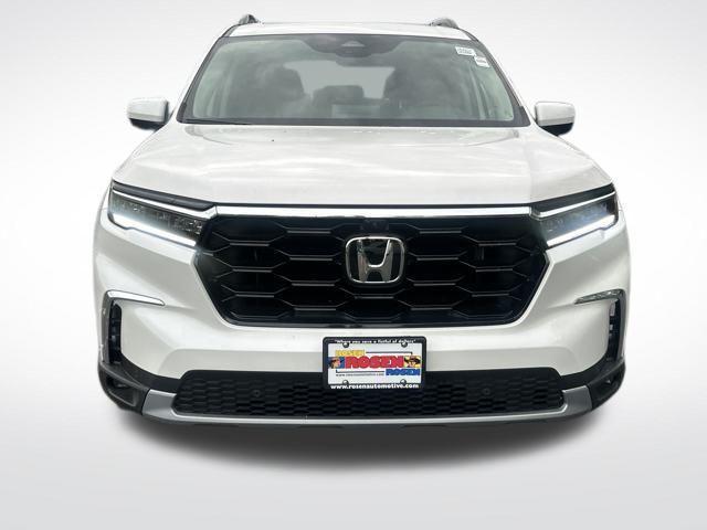 new 2025 Honda Pilot car, priced at $52,287
