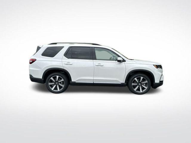new 2025 Honda Pilot car, priced at $48,429
