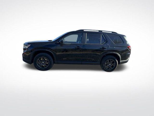 new 2025 Honda Pilot car, priced at $49,500