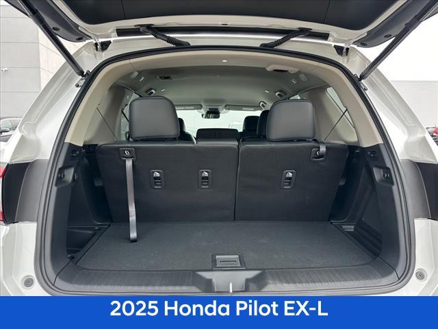 new 2025 Honda Pilot car, priced at $45,995