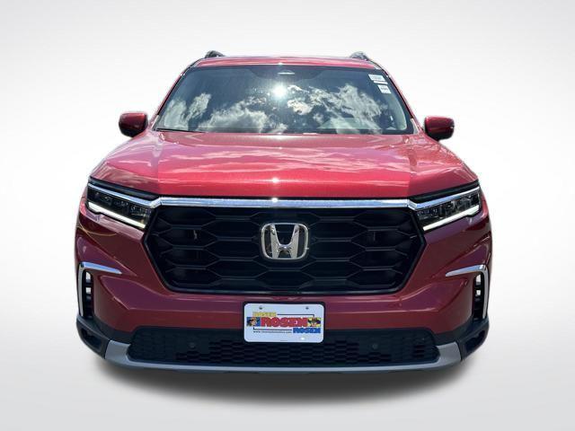 new 2025 Honda Pilot car, priced at $51,900