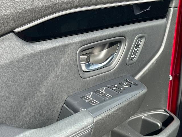 new 2025 Honda Pilot car, priced at $46,434