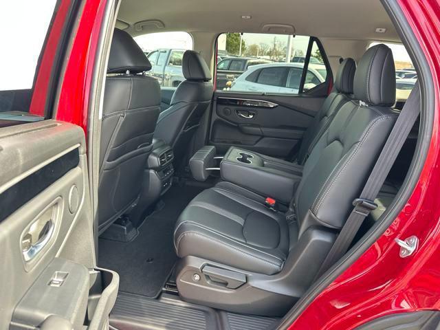 new 2025 Honda Pilot car, priced at $46,434