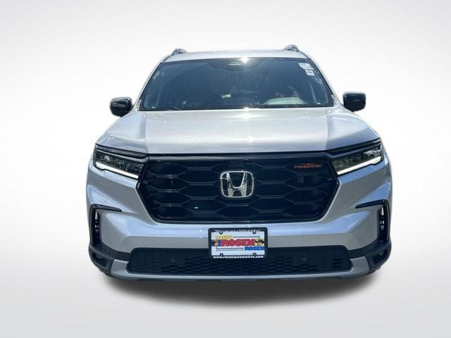 new 2025 Honda Pilot car, priced at $47,932