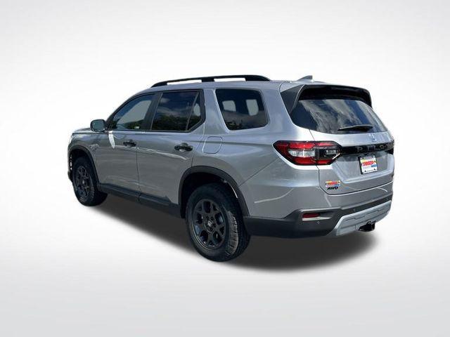 new 2025 Honda Pilot car, priced at $47,932
