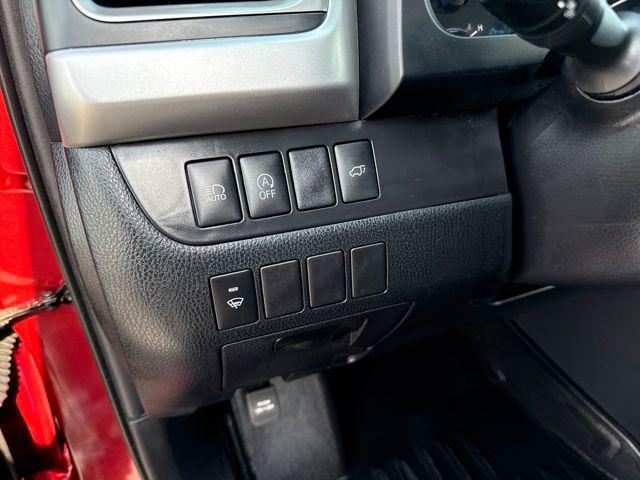 used 2019 Toyota Highlander car, priced at $31,395