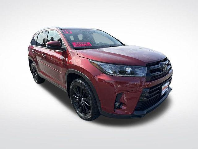 used 2019 Toyota Highlander car, priced at $31,395