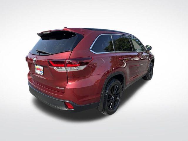 used 2019 Toyota Highlander car, priced at $31,395