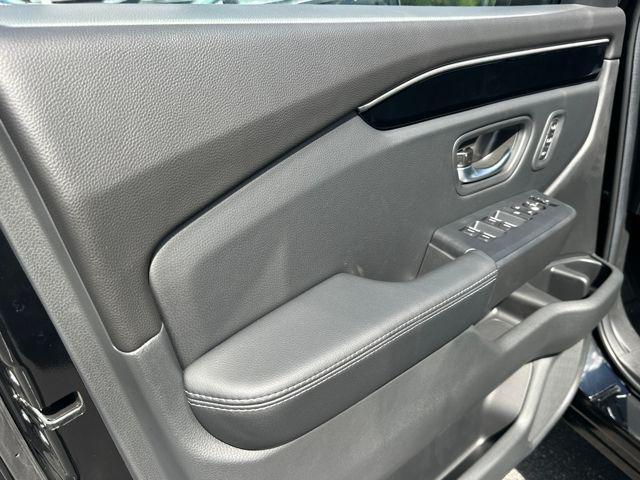 new 2025 Honda Pilot car, priced at $44,915