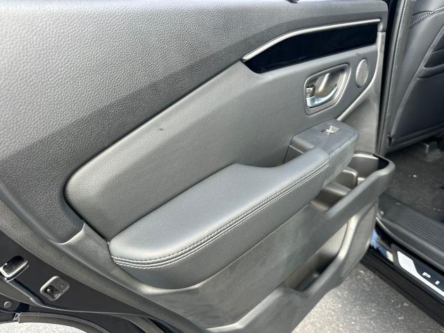 new 2025 Honda Pilot car, priced at $44,915