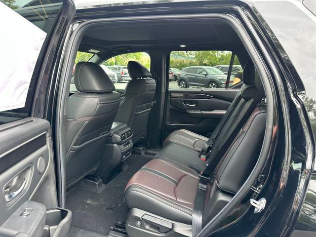 new 2025 Honda Pilot car, priced at $51,654