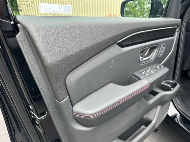 new 2025 Honda Pilot car, priced at $51,654