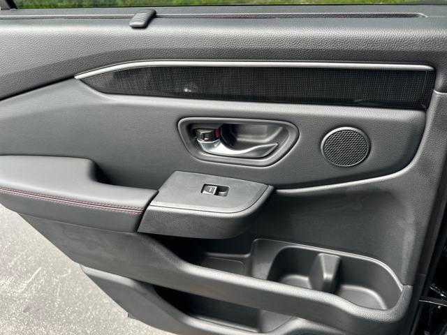 new 2025 Honda Pilot car, priced at $51,654