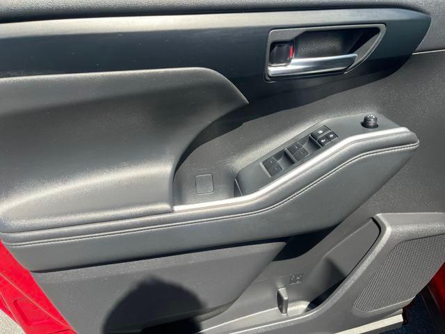 used 2022 Toyota Highlander car, priced at $37,803