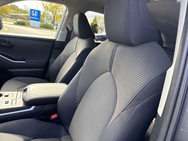 used 2022 Toyota Highlander car, priced at $33,481