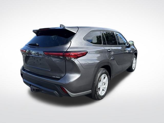 used 2022 Toyota Highlander car, priced at $33,481