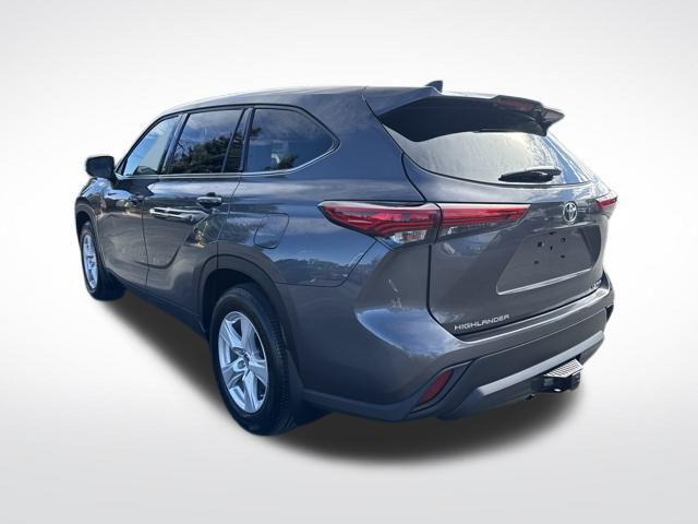 used 2022 Toyota Highlander car, priced at $33,481