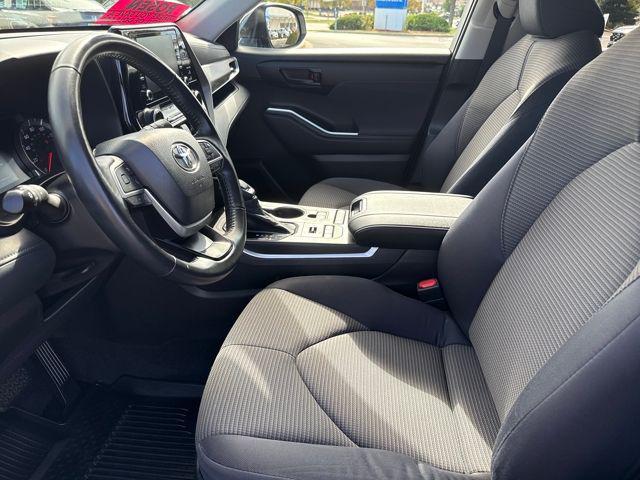 used 2022 Toyota Highlander car, priced at $33,481