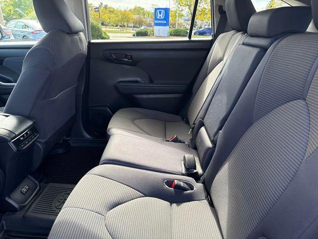 used 2022 Toyota Highlander car, priced at $33,481