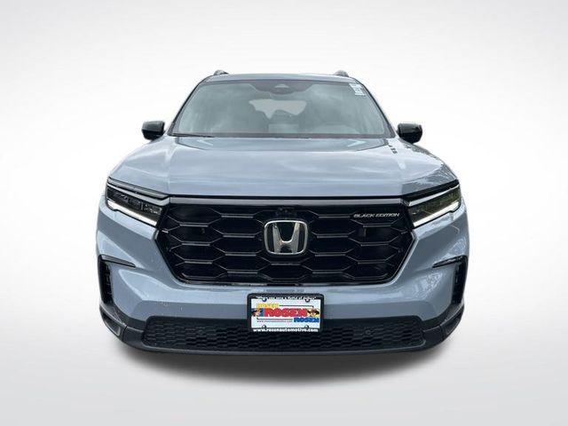 new 2025 Honda Pilot car, priced at $52,992