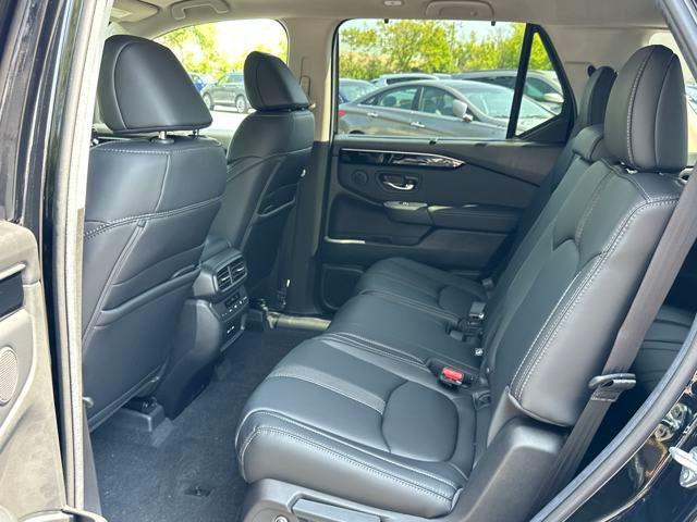 new 2025 Honda Pilot car, priced at $47,231