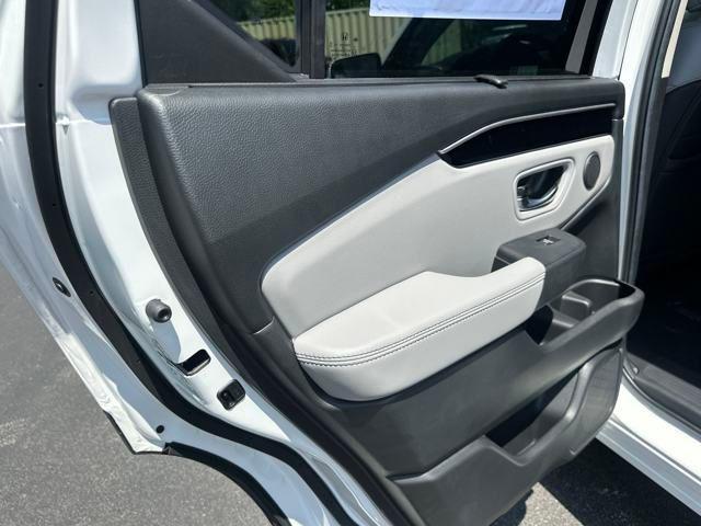 new 2025 Honda Pilot car, priced at $47,758