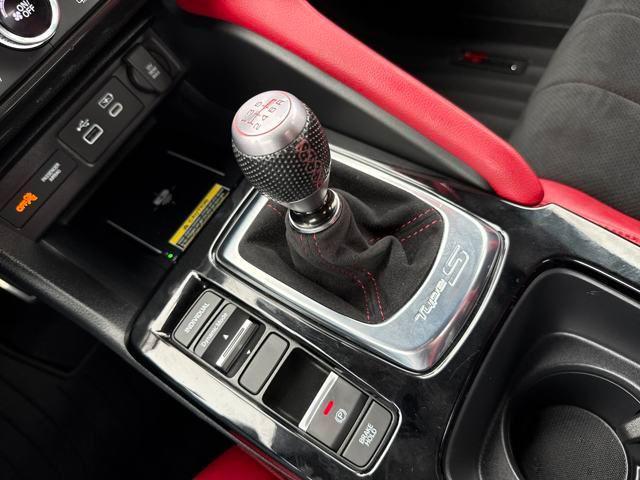 used 2024 Acura Integra car, priced at $43,418