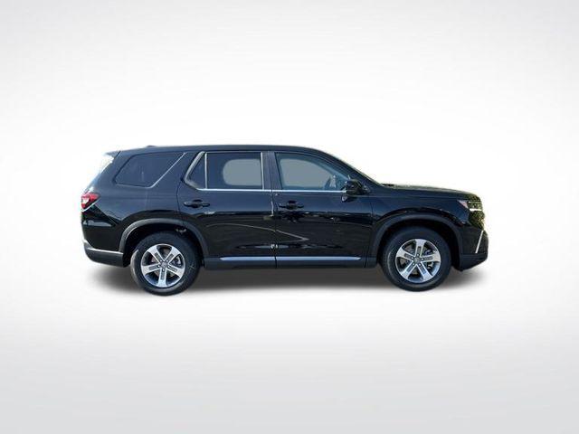 new 2025 Honda Pilot car, priced at $44,368