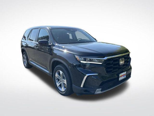 new 2025 Honda Pilot car, priced at $44,368