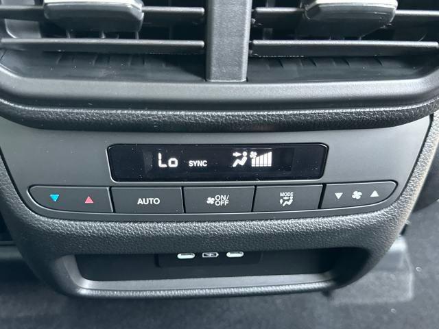new 2025 Honda Pilot car, priced at $44,750