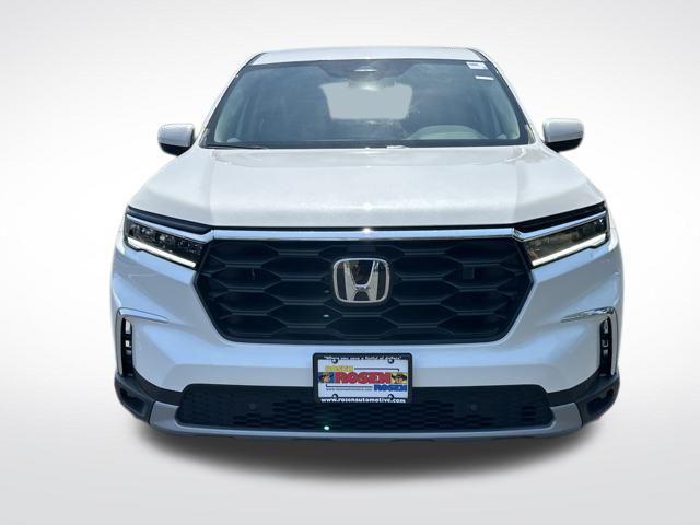 new 2025 Honda Pilot car, priced at $44,750