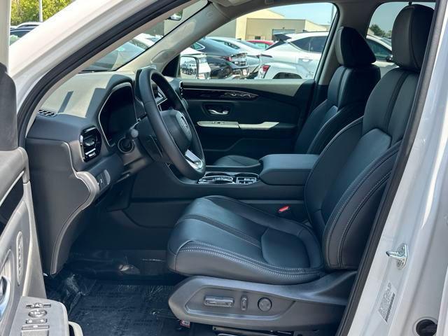 new 2025 Honda Pilot car, priced at $44,750