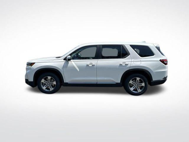 new 2025 Honda Pilot car, priced at $44,750