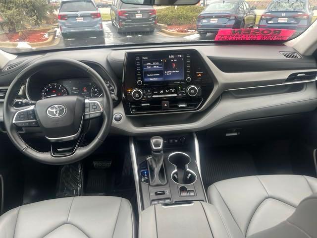 used 2021 Toyota Highlander car, priced at $29,321