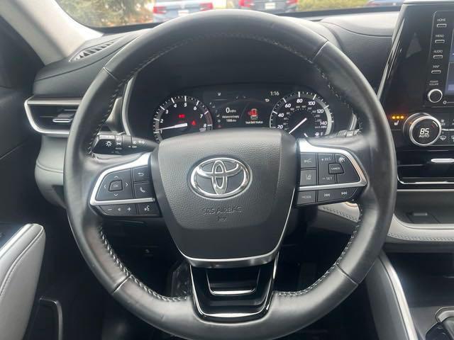 used 2021 Toyota Highlander car, priced at $29,321