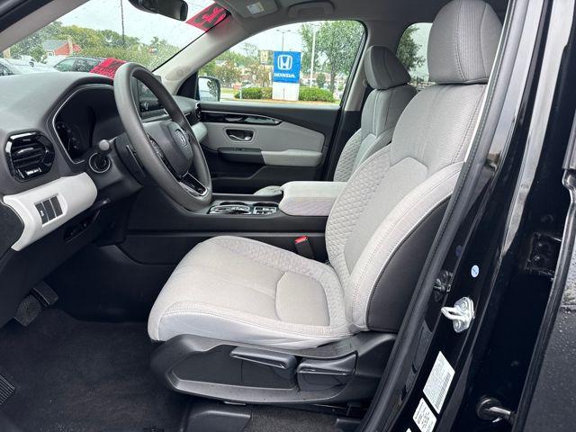 used 2023 Honda Pilot car, priced at $36,150